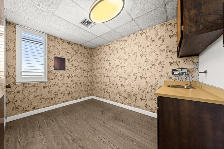 More Photos Of 2089 Vale Rd, San Pablo Office For Sale