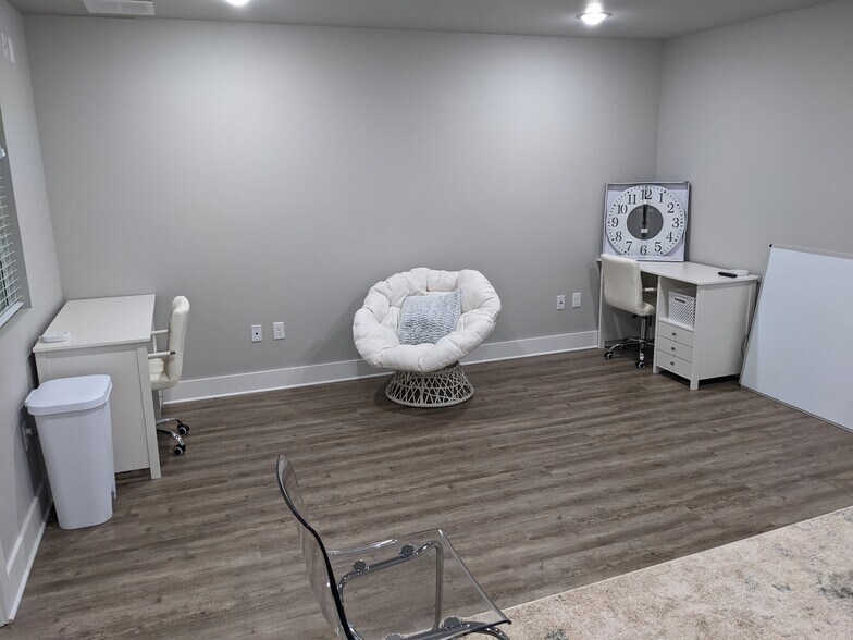 More Photos Of 105 Schumanns Beach Rd, New Braunfels Office For Lease