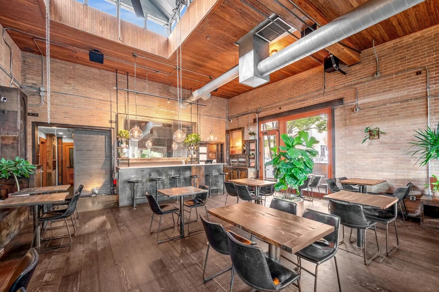 More Photos Of 235 S 400 W, Salt Lake City General Retail For Lease