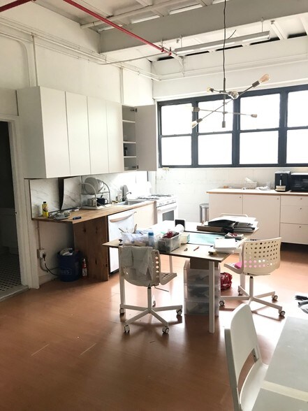 More Photos Of 18 Bay St, Brooklyn Flex For Lease