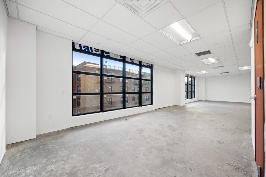 More Photos Of 13320 41st Rd, Flushing Office For Sale