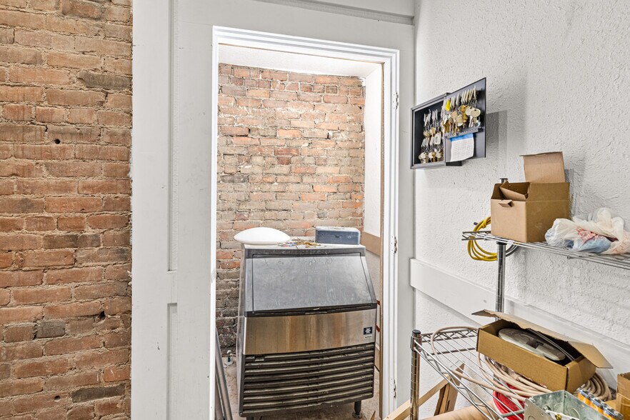 More Photos Of 209 N Main St, Pueblo Office For Lease