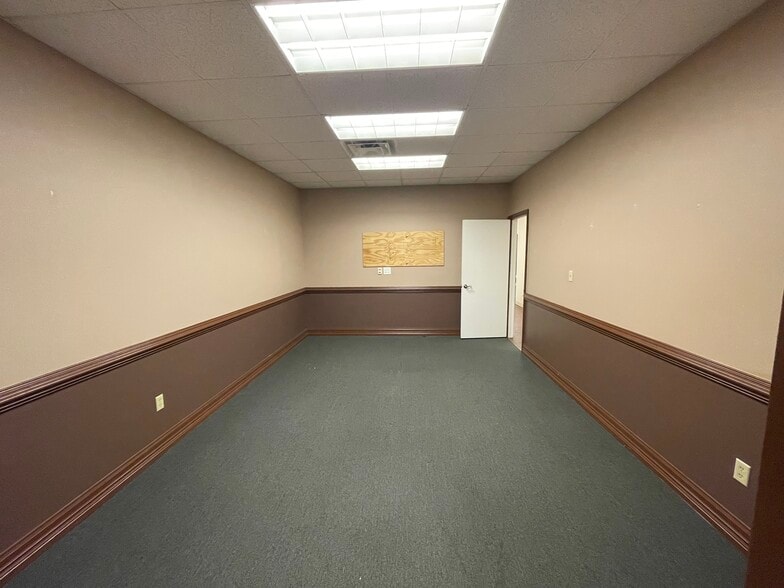 More Photos Of 711-751 Business Park Blvd, Winter Garden Warehouse For Lease