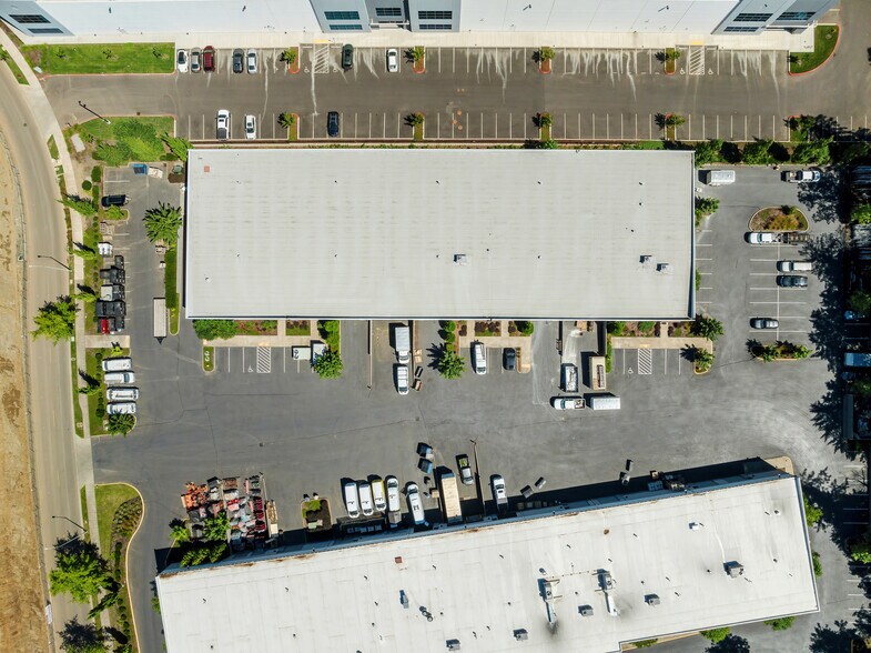 More Photos Of 19850-19990 SW 112th Ave, Tualatin Warehouse For Lease