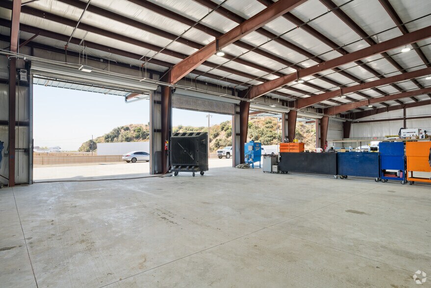 More Photos Of 20075 Kendall Dr, San Bernardino Warehouse For Sale