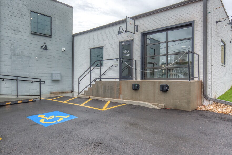 More Photos Of 415 E 12th St E, Tulsa Office For Lease