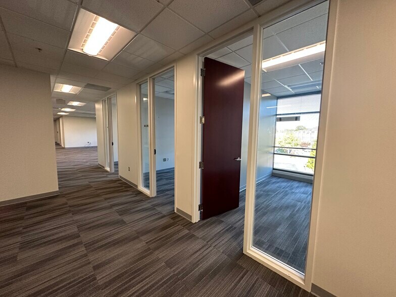 More Photos Of 6806 Paragon Pl, Richmond Office For Lease