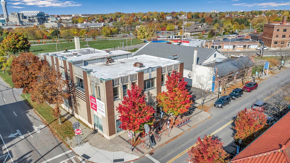 More Photos Of 512 3rd St, Niagara Falls Restaurant For Lease