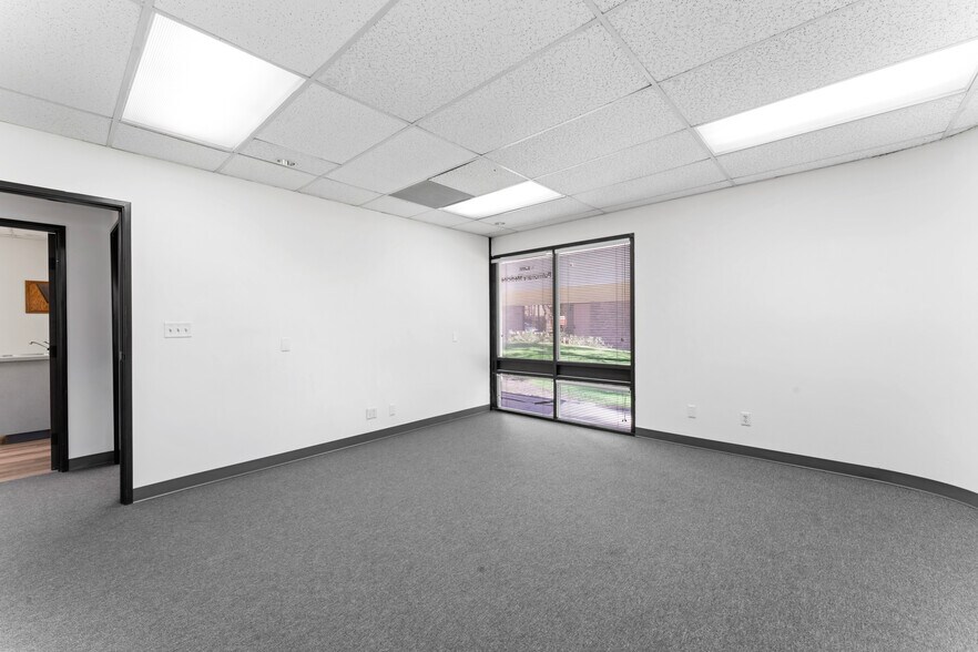 More Photos Of 2460 N Ponderosa Dr, Camarillo Medical For Sale