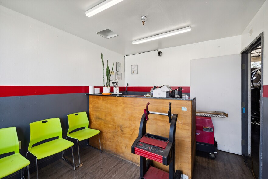 More Photos Of , Santa Ana General Retail For Sale