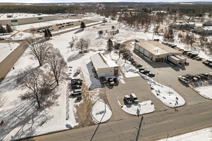 More Photos Of 110 N Bronson Ave, Big Rapids Office For Sale