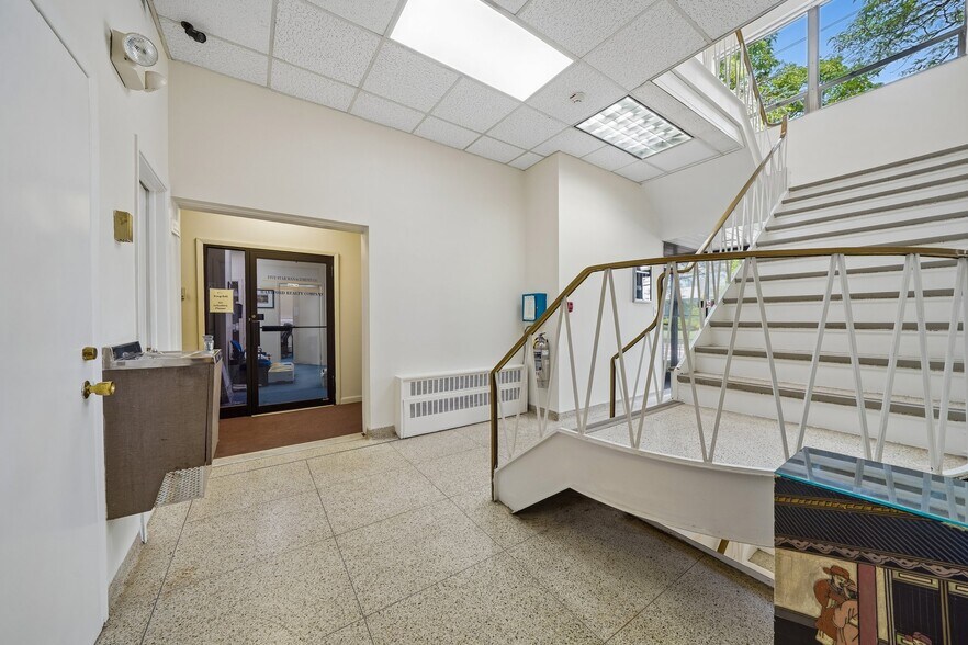 More Photos Of 616 E Palisade Ave, Englewood Cliffs Office For Sale