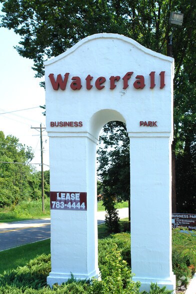 More Photos Of 410 Veterans Rd, Columbia Office For Sale