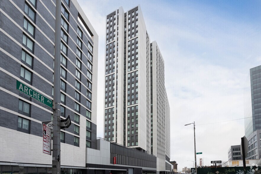 More Photos Of 147- 40 Archer Ave, Jamaica Storefront For Lease