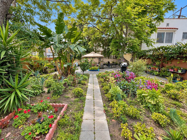 More Photos Of 1347 N Mansfield Ave, Los Angeles Apartments For Sale