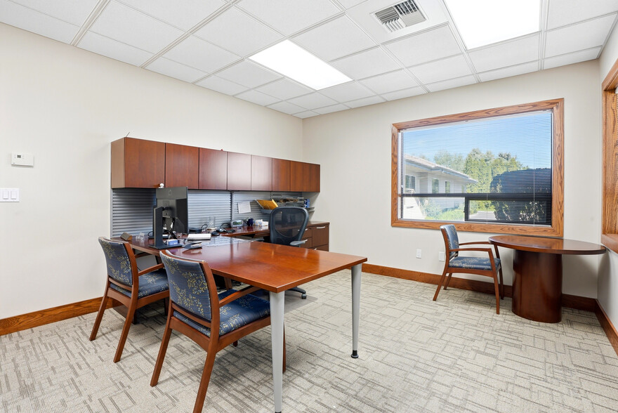 More Photos Of 801 N 39th Ave, Yakima Office For Sale
