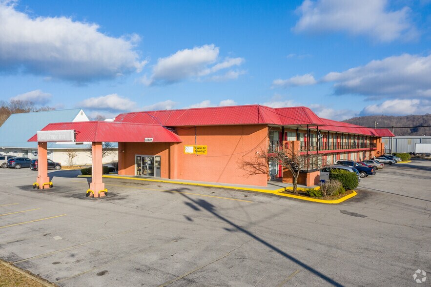 More Photos Of 1814 Salem Rd, Cookeville Hotel For Sale