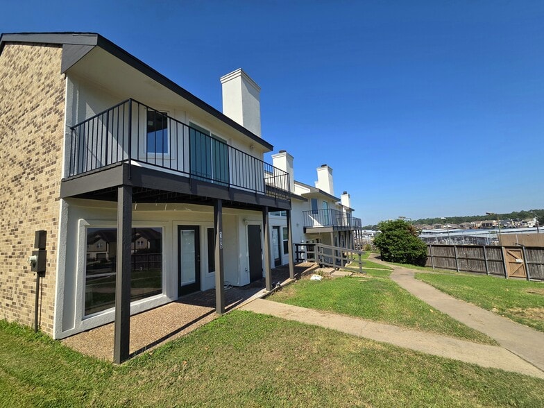 More Photos Of 17578 Highway 105, Montgomery Hotel For Sale