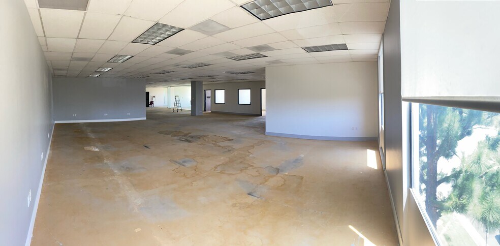 More Photos Of 1950 E 17th St, Santa Ana Office For Lease
