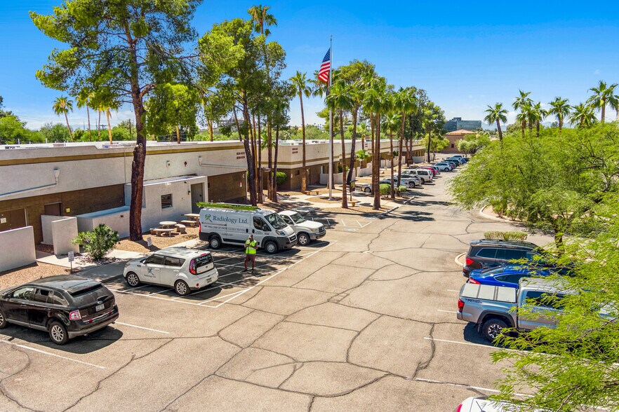 More Photos Of 6502-6564 E Carondelet Dr, Tucson Medical For Lease