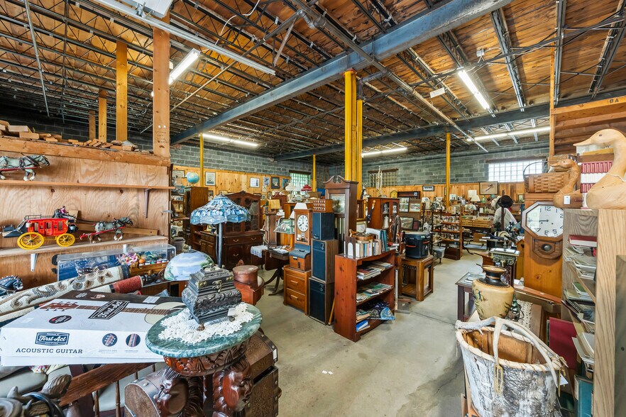 More Photos Of 46 Wight St, Berlin Warehouse For Sale