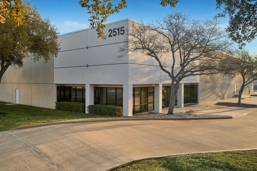 More Photos Of 2515 Brockton Dr, Austin Warehouse For Lease