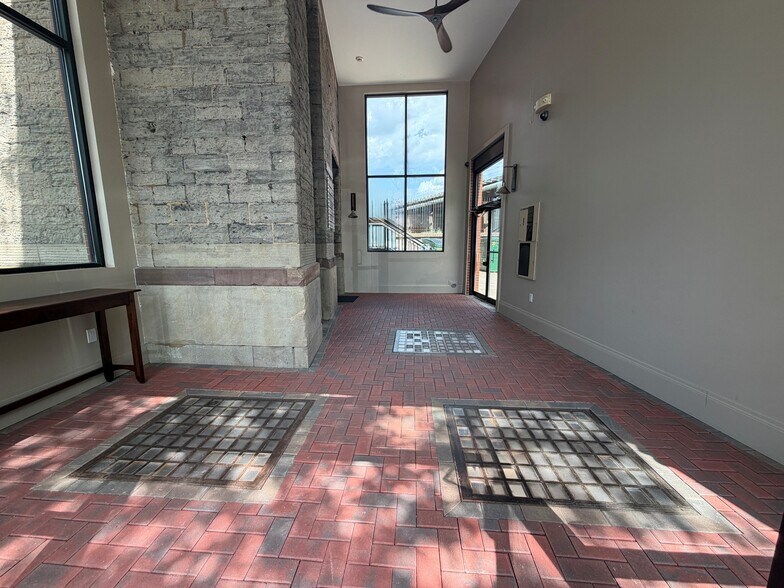 More Photos Of 4 Commercial St, Rochester Loft Creative Space For Lease