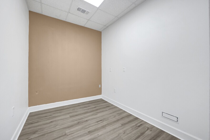 More Photos Of 440 Cobia Dr, Katy Office Residential For Sale