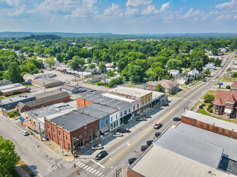 More Photos Of 217 N Main St, Mount Pleasant Service For Lease