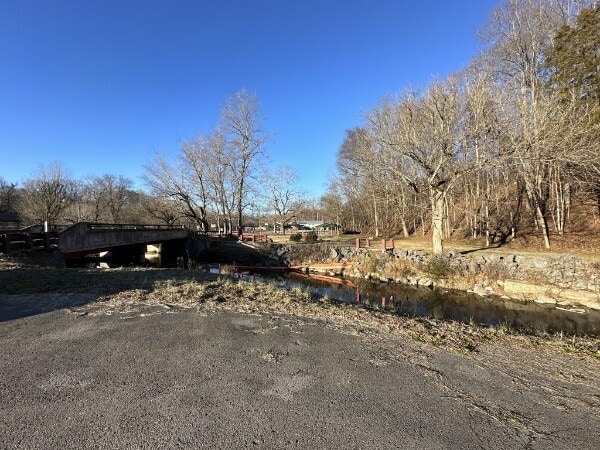 More Photos Of 304 Main St, Red Boiling Springs Industrial For Sale