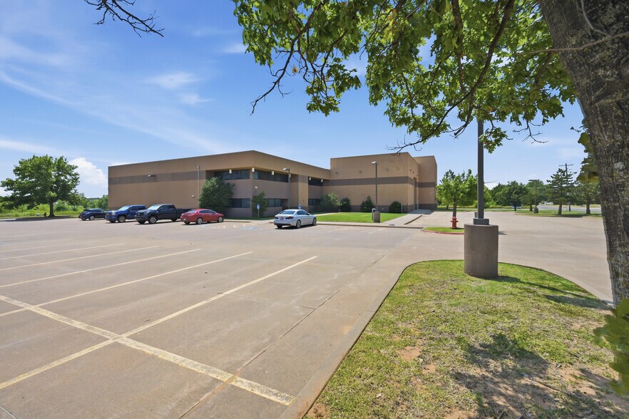 More Photos Of 6700 SE 59th St, Oklahoma City Office For Lease