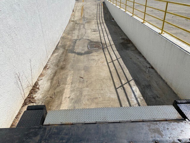 More Photos Of 240 SE Interstate Ct, Palm Bay Warehouse For Sale