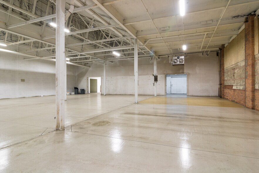 More Photos Of 6545 Saint Antoine St, Detroit Warehouse For Lease
