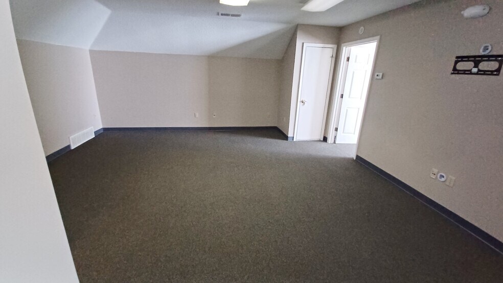 More Photos Of 2785 Summer Oaks Dr, Bartlett Medical For Lease