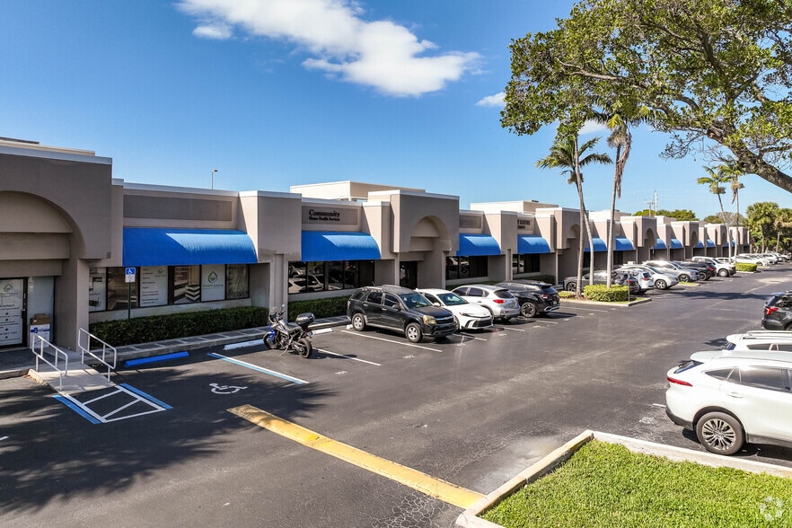 More Photos Of 6555 Powerline Rd, Fort Lauderdale Unknown For Lease