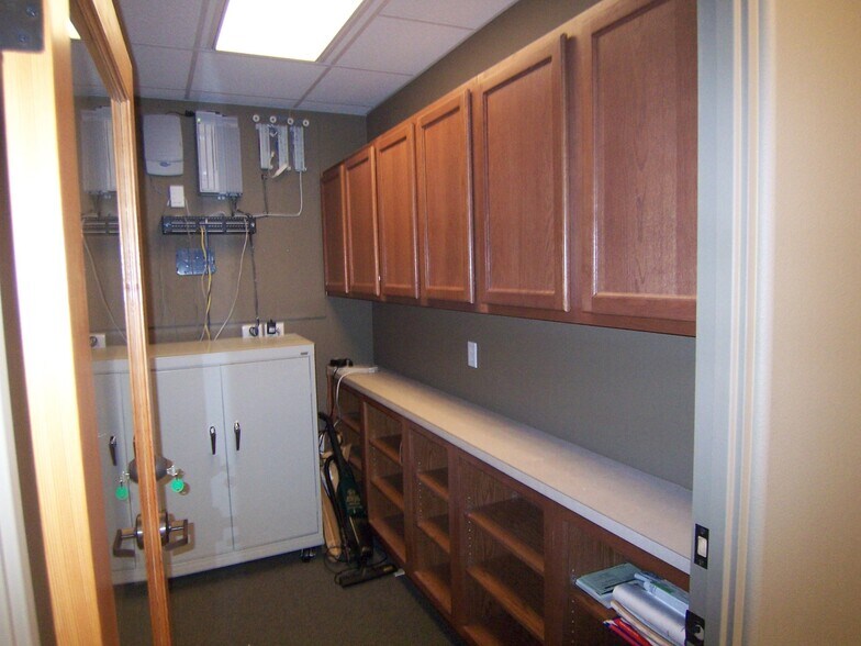 More Photos Of 77935 Calle Tampico, La Quinta Loft Creative Space For Lease