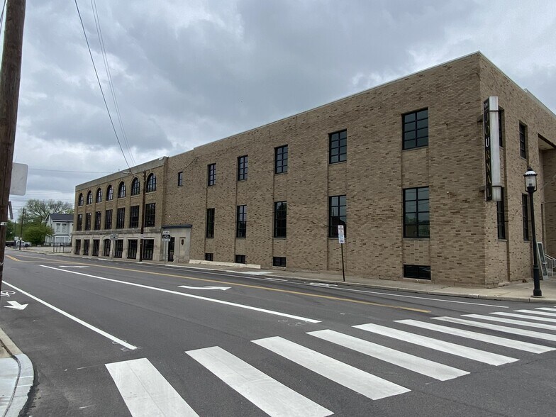 More Photos Of 50 S Broad St, Middletown Warehouse For Sale