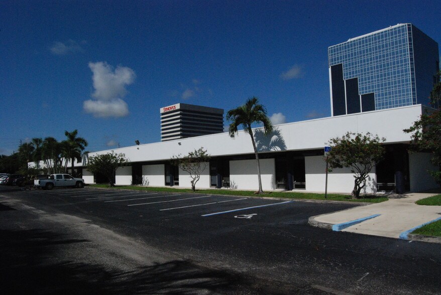 More Photos Of 1551 Forum Pl, West Palm Beach Office For Lease