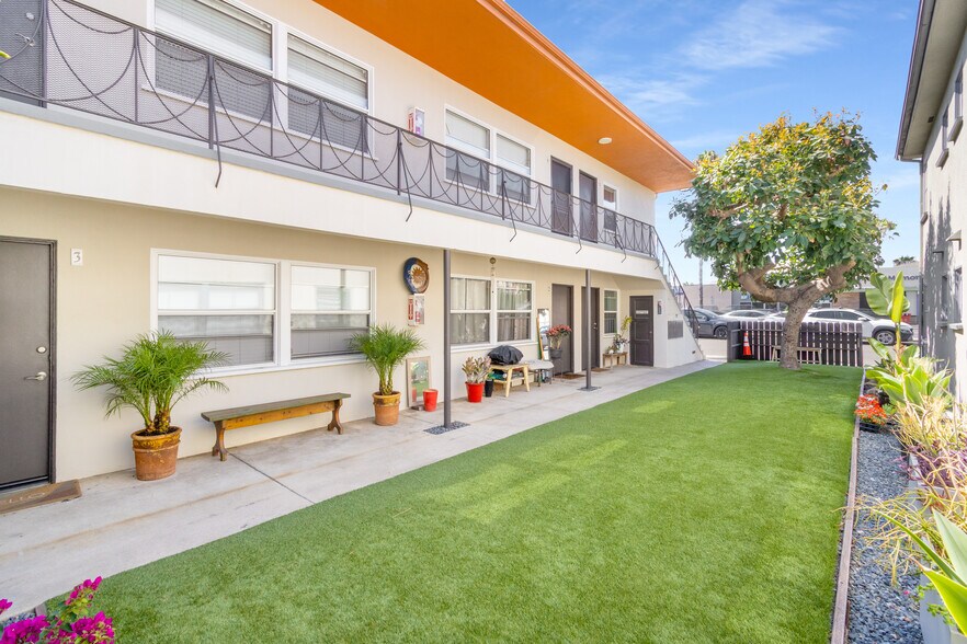More Photos Of 5711 E 2nd St, Long Beach Apartments For Sale