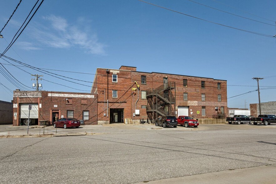 More Photos Of 415 S 7th St, Lincoln Warehouse For Lease