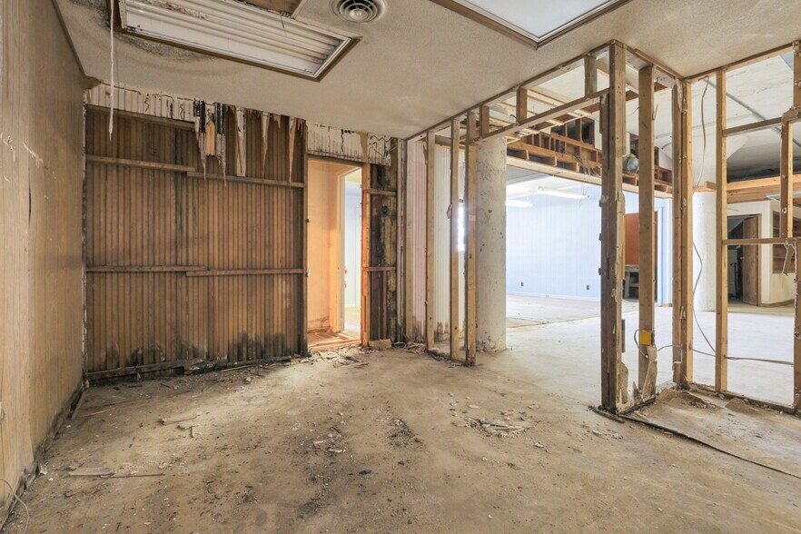 More Photos Of 435 N Elizabeth St, Lima Warehouse For Sale