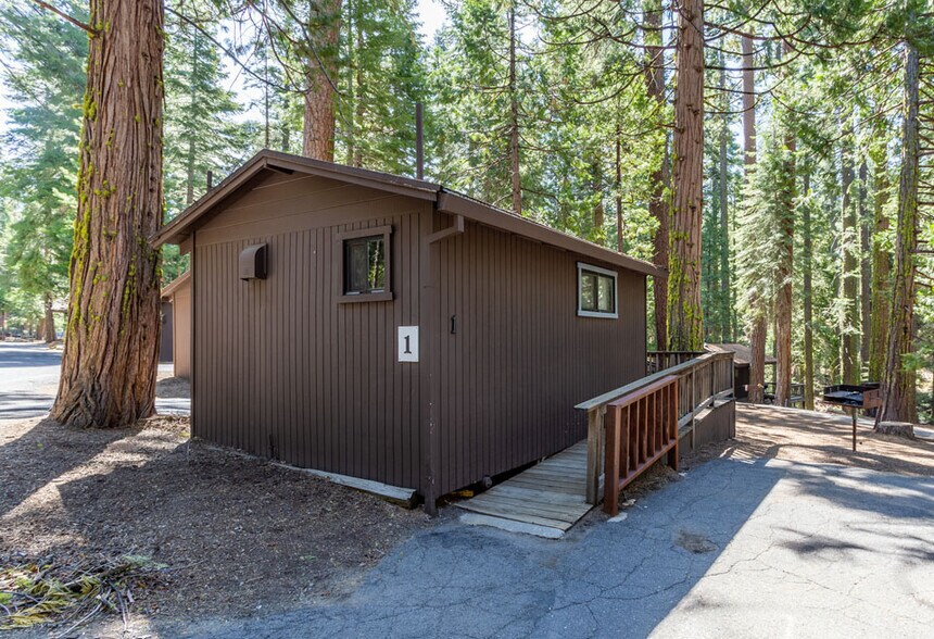 More Photos Of 500 Dodge Ridge Rd, Pinecrest Hotel For Sale