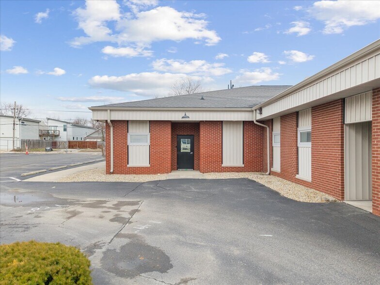 More Photos Of 1415 Shelby St, Indianapolis Office For Sale