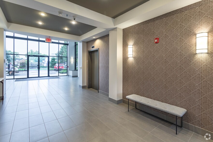 More Photos Of 38505 Country Club Dr, Farmington Hills Office For Lease