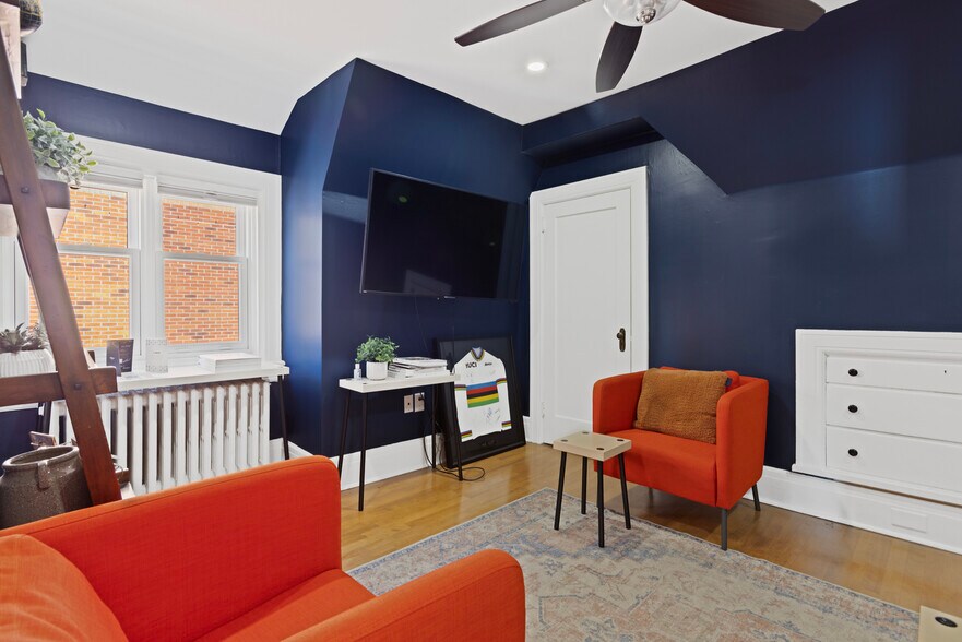 More Photos Of 307 Gilmour St, Ottawa Office For Sale