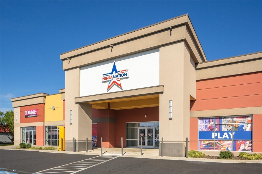 More Photos Of 8016 N Division St, Spokane Freestanding For Lease