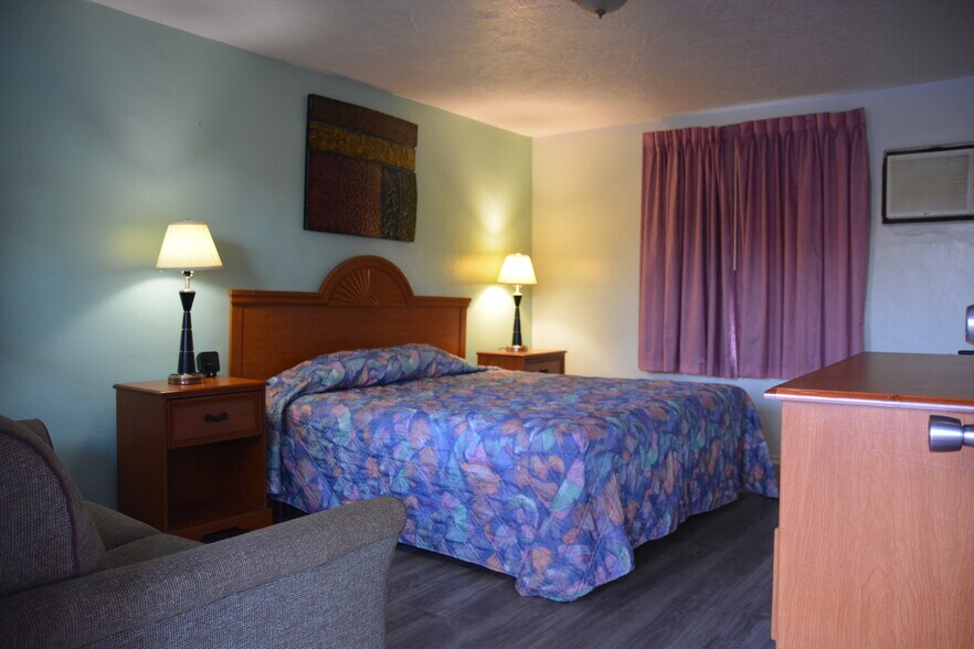 More Photos Of 16872 SE Highway 19, Cross City Hotel For Sale