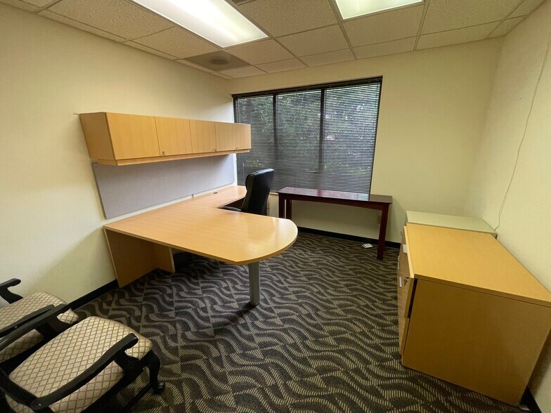 More Photos Of 12 Interchange Blvd, Greenville Office For Lease