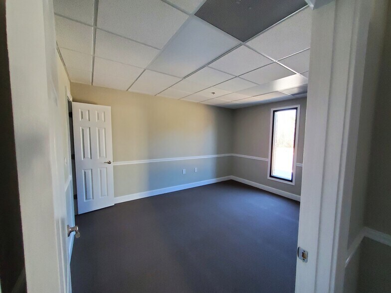 More Photos Of 1937-1943 Hwy 155 Hwy, McDonough Light Distribution For Lease