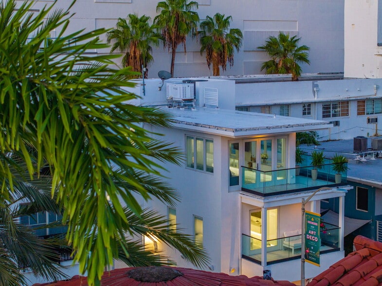 More Photos Of 124 11th St, Miami Beach Hotel For Sale
